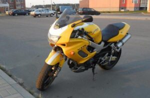 Honda-VTR-Firestorm-image1-2